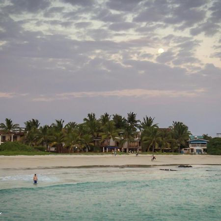 The Isabela Beach House Puerto Villamil Eksteriør billede