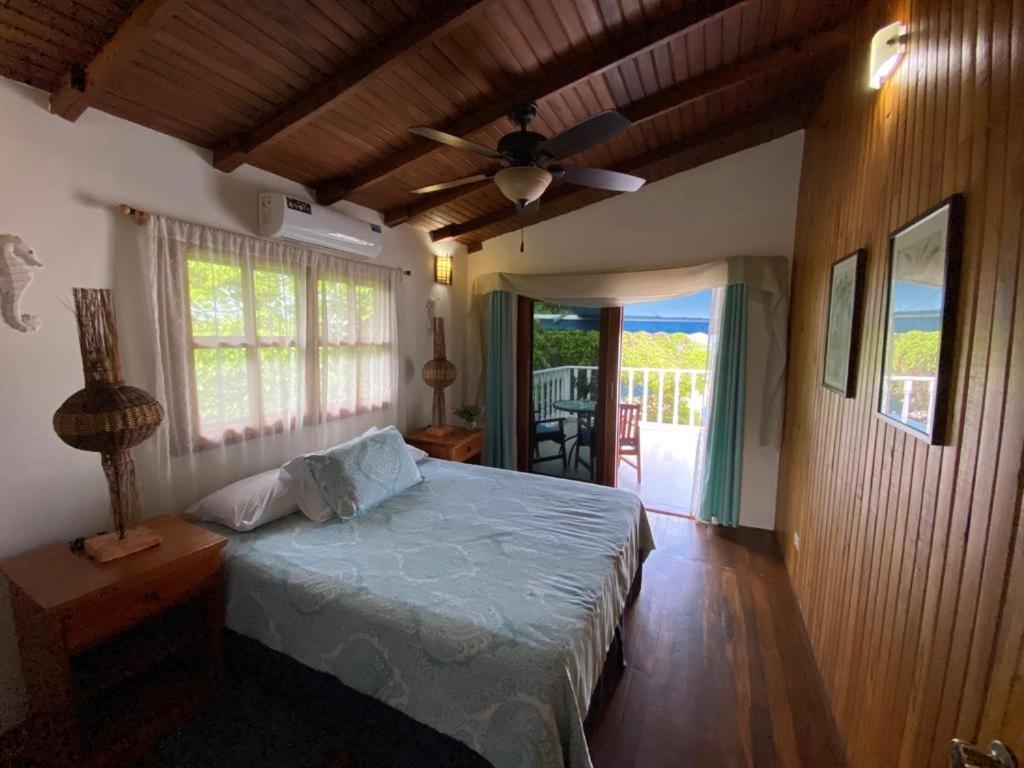 The Isabela Beach House Puerto Villamil Eksteriør billede