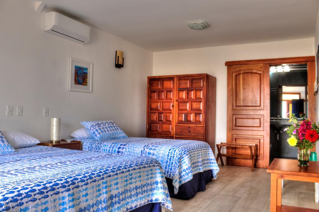 The Isabela Beach House Puerto Villamil Eksteriør billede