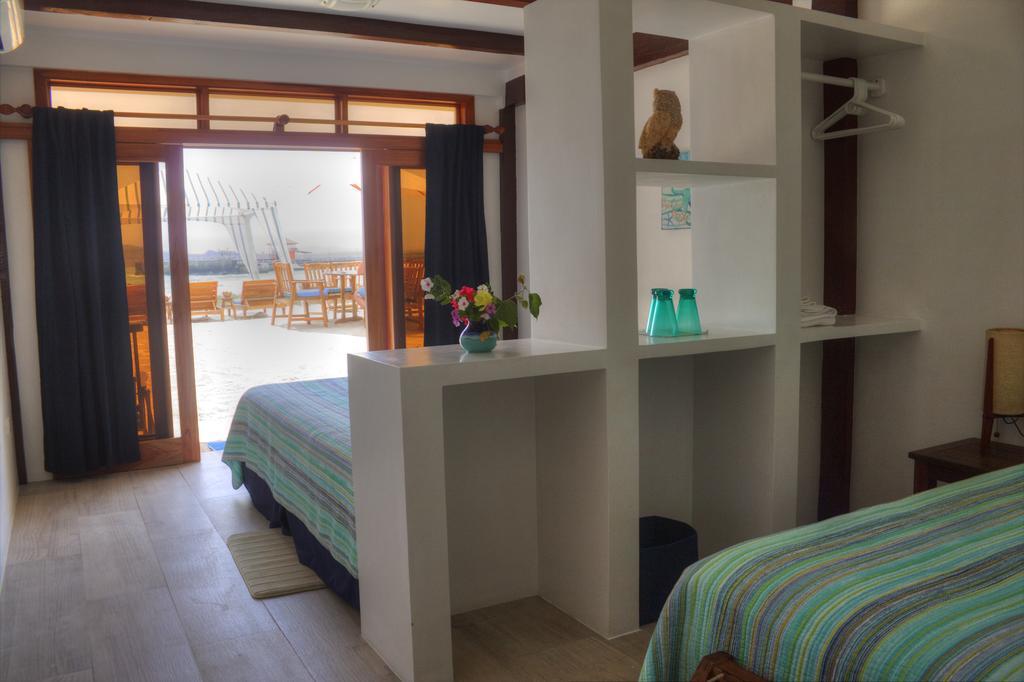 The Isabela Beach House Puerto Villamil Eksteriør billede