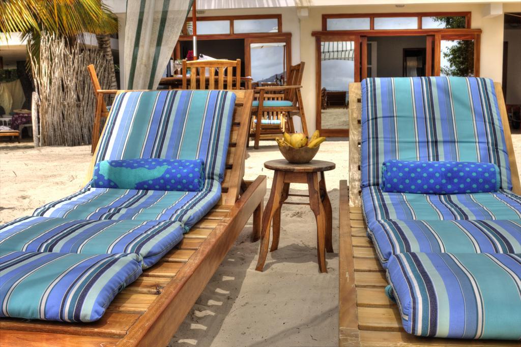 The Isabela Beach House Puerto Villamil Eksteriør billede