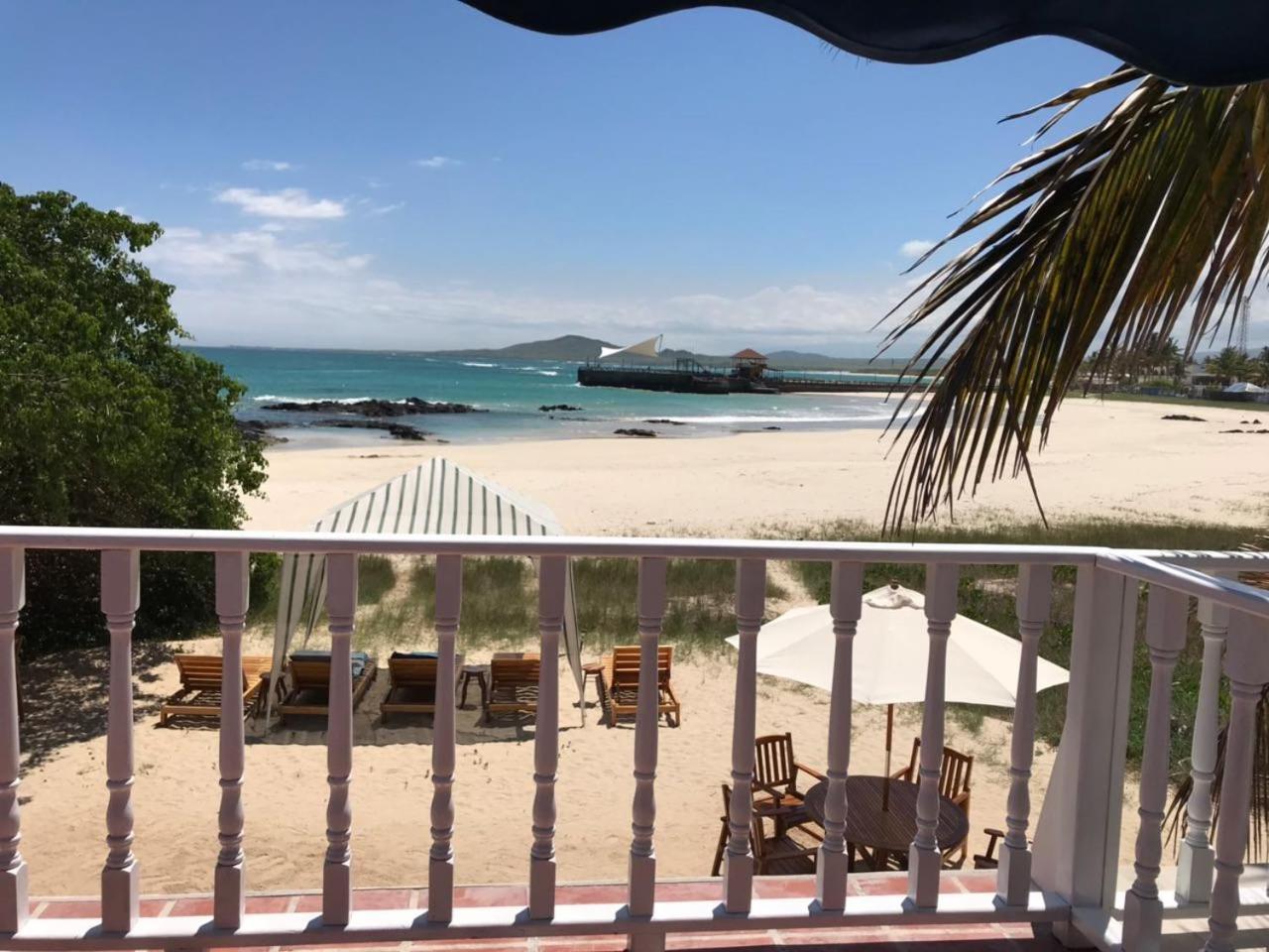 The Isabela Beach House Puerto Villamil Eksteriør billede