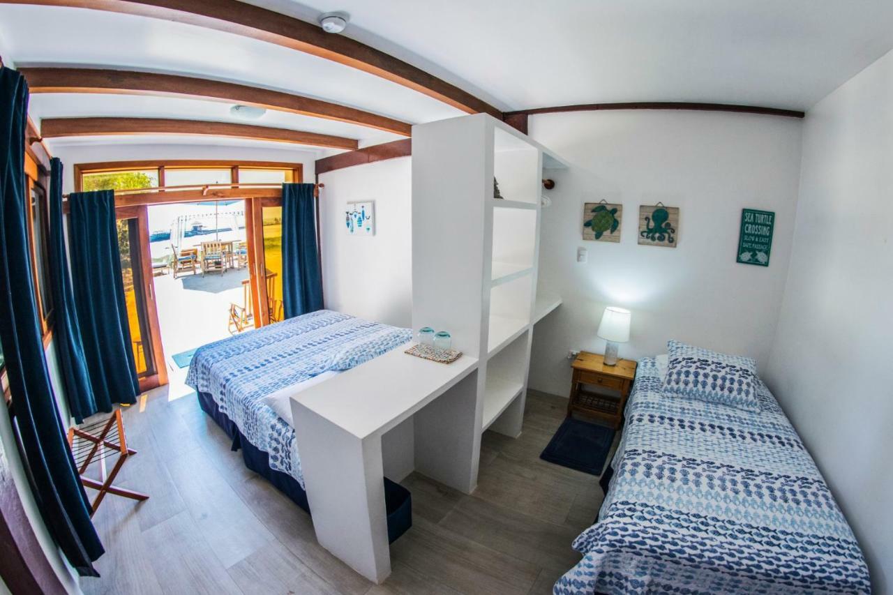 The Isabela Beach House Puerto Villamil Eksteriør billede