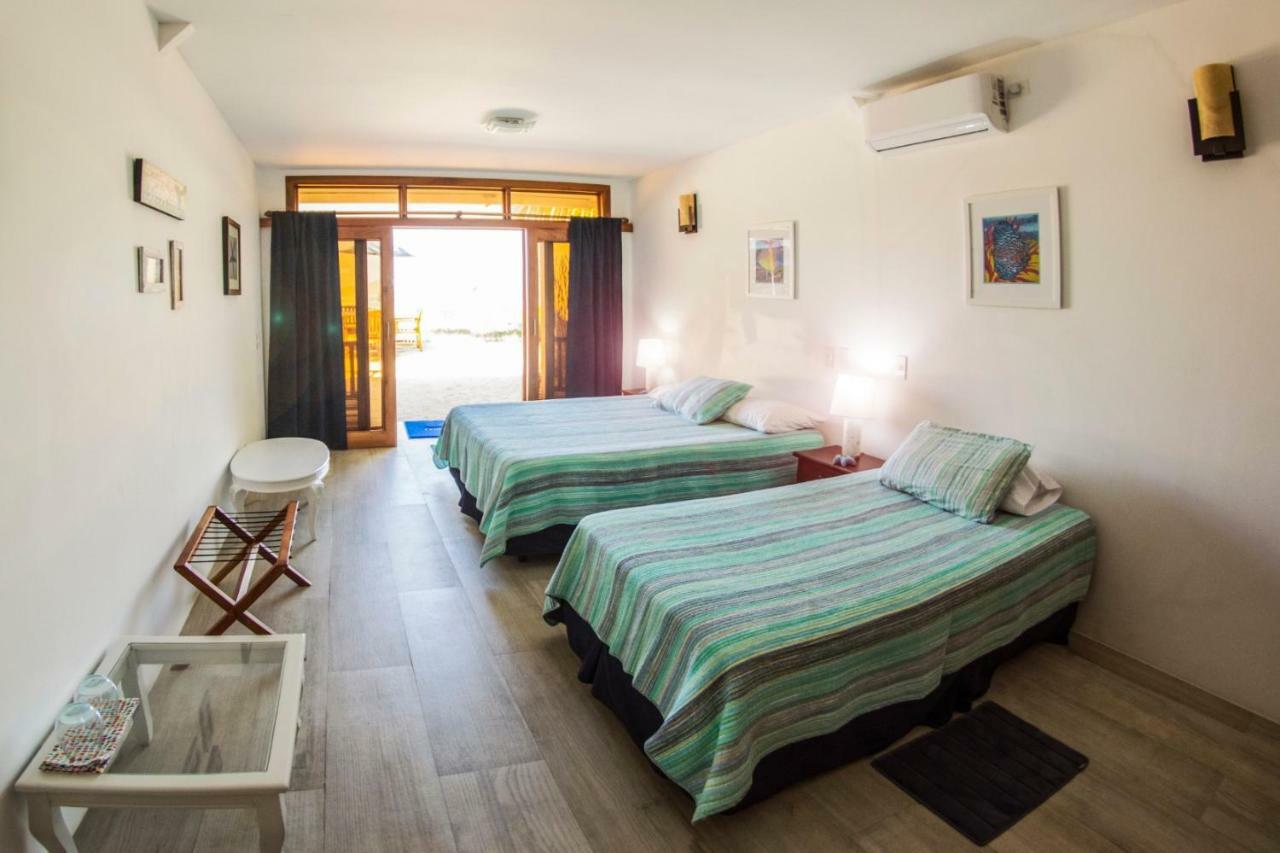 The Isabela Beach House Puerto Villamil Eksteriør billede
